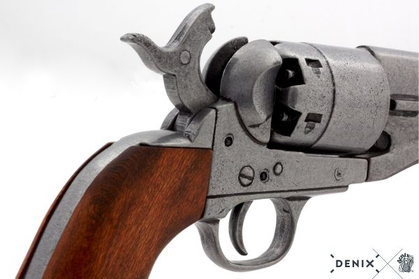 Jäjitelmäase Colt Army 1860 nallilukkorevolveri.