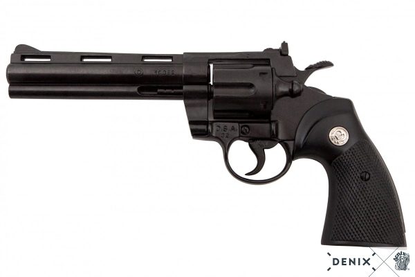 Replika-ase Colt Python .357 Magnum revolver 6 tuuman piipulla.