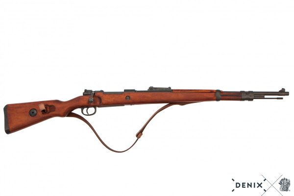 Replika-ase Mauser 98K pulttilukkokivääri.