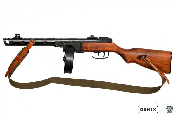 Replika-ase Konepistooli PPSh-41.