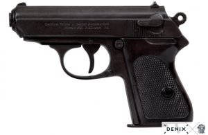 Replika-ase Walther PPK pistooli.