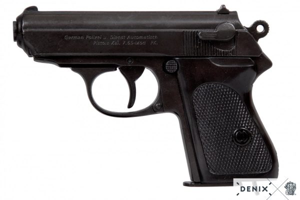 Replika-ase Walther PPK pistooli.