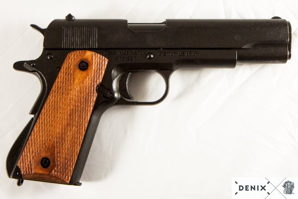 Colt 1911-A1 replika-ase netistä.