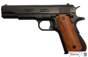 Edullinen replika-ase netistä Colt 1911 pistooli musta puukahvoilla.