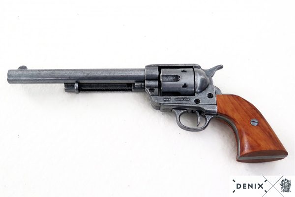 Colt Single Action Army Cavalry revolveri replika-ase netistä.